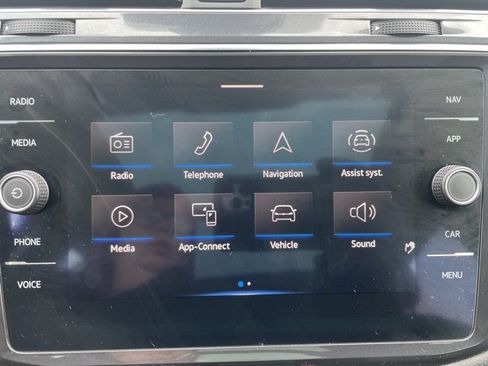 Used 2021 Volkswagen Tiguan SEL image 4