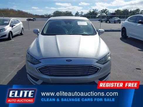 Used 2017 Ford Fusion SE image 24