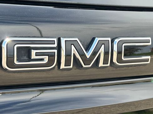 Certified 2023 GMC Terrain SLE w/ Driver Convenience Package AWD/4WD image 48