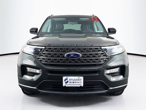 Used 2022 Ford Explorer XLT w/ Equipment Group 202A AWD/4WD image 2
