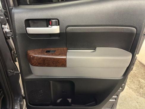 Used 2011 Toyota Tundra Limited w/ Memory Pkg image 23