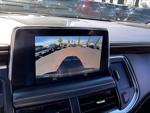 Used 2023 Chevrolet Suburban Premier image 14