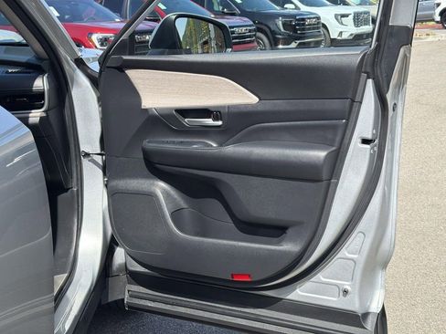 Used 2024 Toyota Grand Highlander Limited image 32