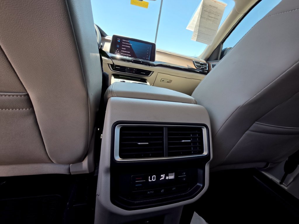 Certified 2025 Volkswagen Atlas SE AWD/4WD image 17