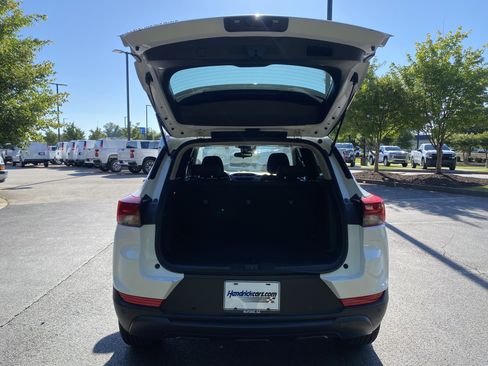 Used 2023 Chevrolet TrailBlazer LS FWD image 11