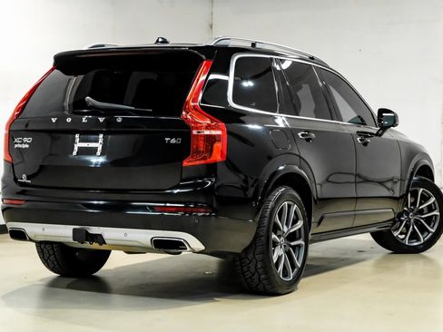 Used 2017 Volvo XC90 T6 Momentum w/ Vision Package image 9