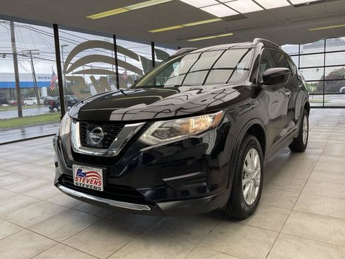 Used 2017 Nissan Rogue SV AWD/4WD image 3