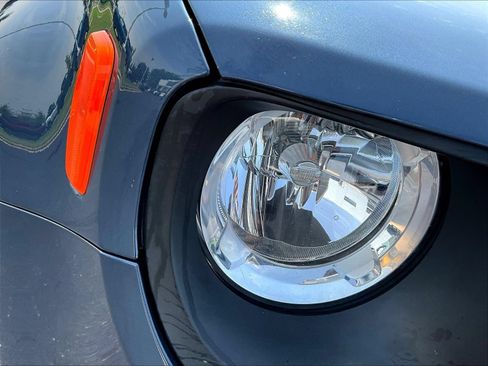 Used 2023 Jeep Renegade Trailhawk AWD/4WD image 34