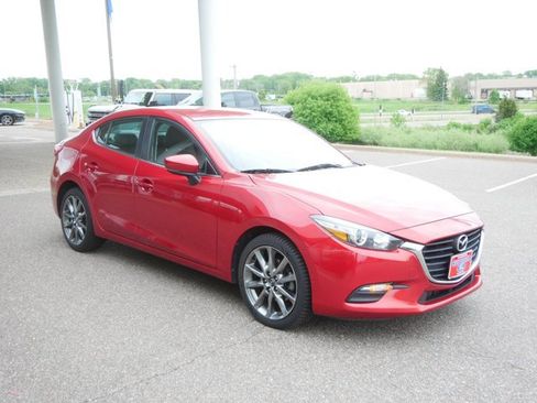 Used 2018 MAZDA MAZDA3 Touring FWD image 3