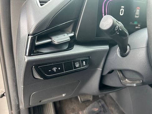 Used 2023 Kia Niro LX image 21