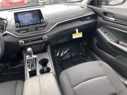 New 2025 Nissan Altima 2.5 SV image 14