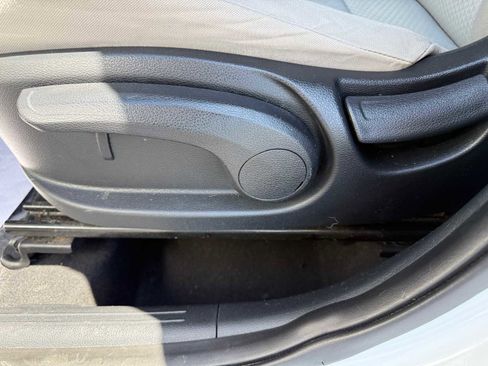 Used 2020 Kia Soul LX FWD image 14