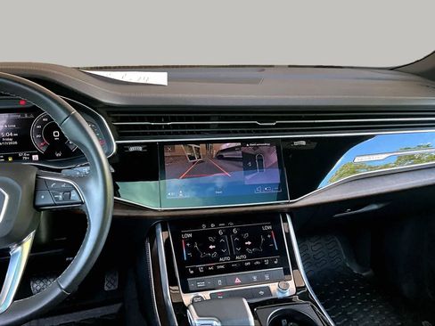 Used 2024 Audi Q8 Premium Plus w/ Premium Plus Package AWD/4WD image 7
