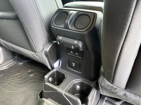 Used 2022 Jeep Wrangler 4WD Unlimited Willys image 24
