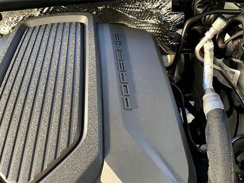 Certified 2026 Porsche Macan image 40