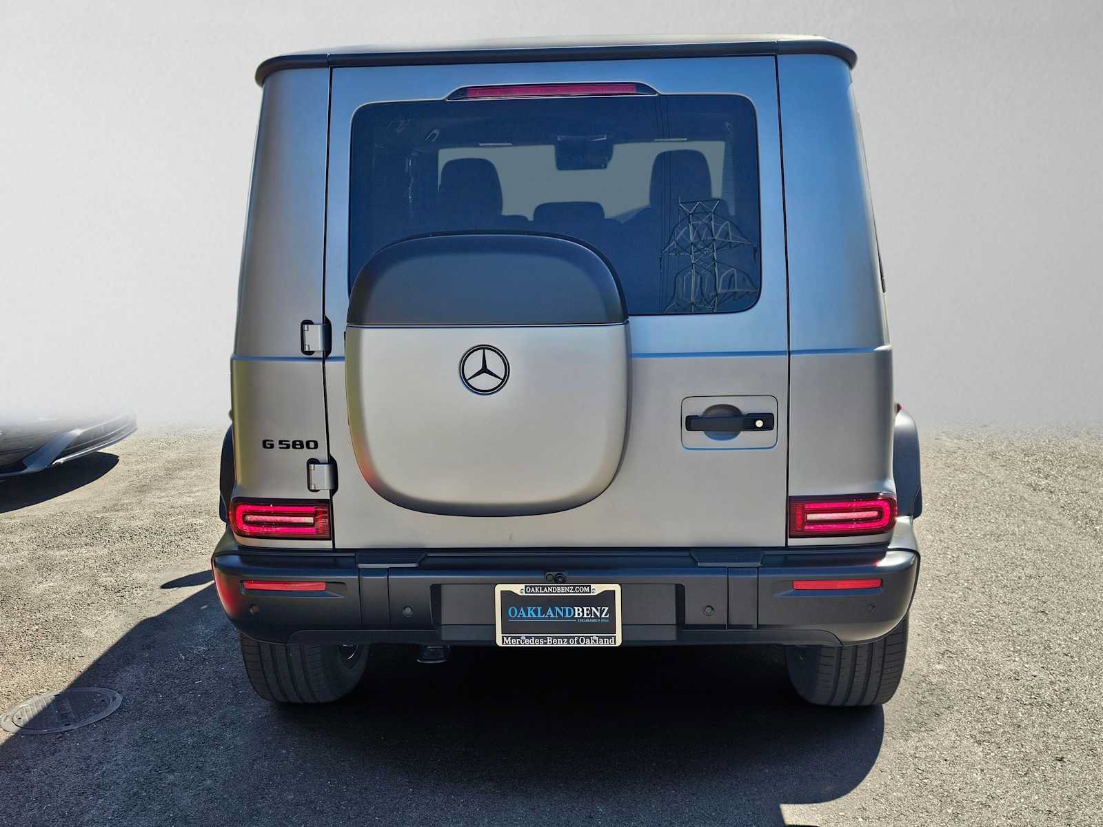 New 2027 Mercedes-Benz G 580 e image 4