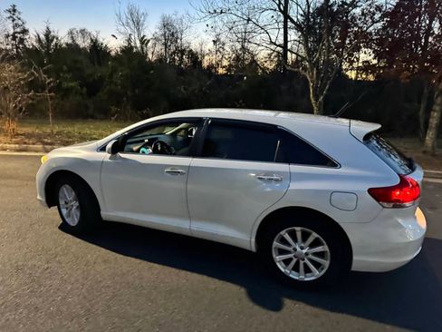 Used 2012 Toyota Venza XLE image 12