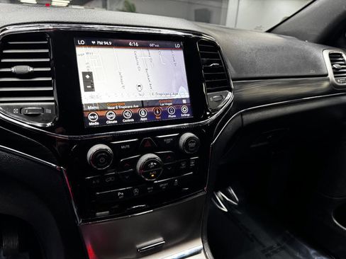 Used 2020 Jeep Grand Cherokee Limited w/ Luxury Group II image 23