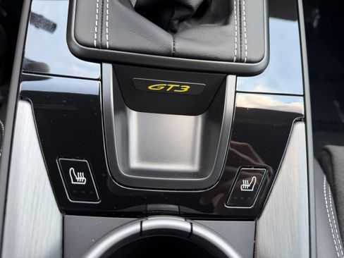 Used 2026 Porsche 911 GT3 RWD image 23
