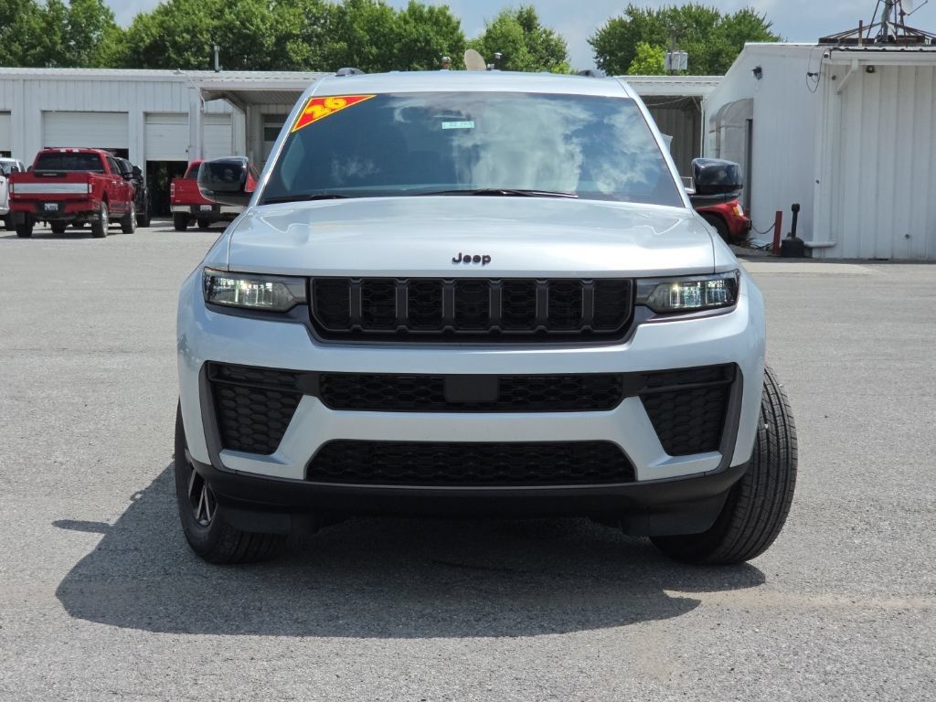 New 2026 Jeep Grand Cherokee L 4WD image 2