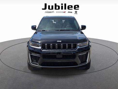New 2026 Jeep Grand Cherokee Limited RWD image 2