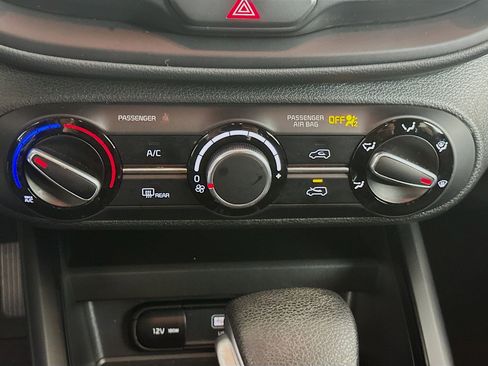 Used 2025 Kia Soul LX w/ LX Technology Package image 23