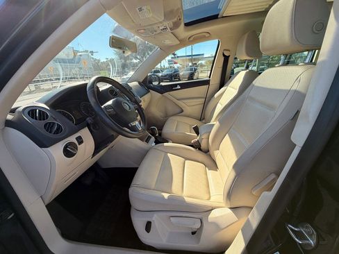 Used 2013 Volkswagen Tiguan S FWD image 14