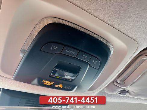 Used 2025 Toyota Corolla LE FWD image 28