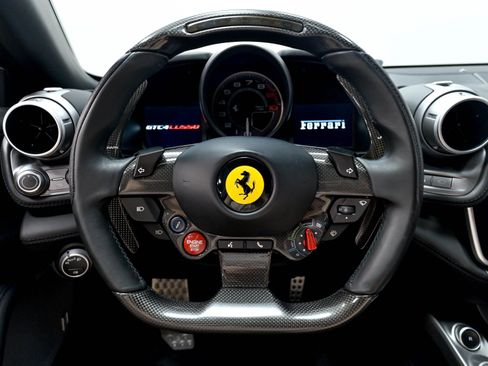Used 2017 Ferrari GTC4Lusso AWD/4WD image 48