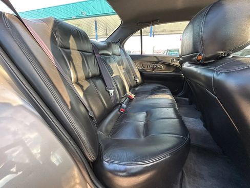 Used 1999 Nissan Maxima SE FWD image 18