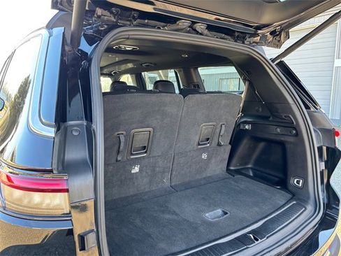 Used 2024 Jeep Grand Cherokee L Limited w/ Luxury Tech Group II image 24