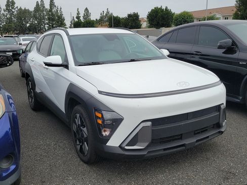 Used 2025 Hyundai Kona SEL FWD image 3