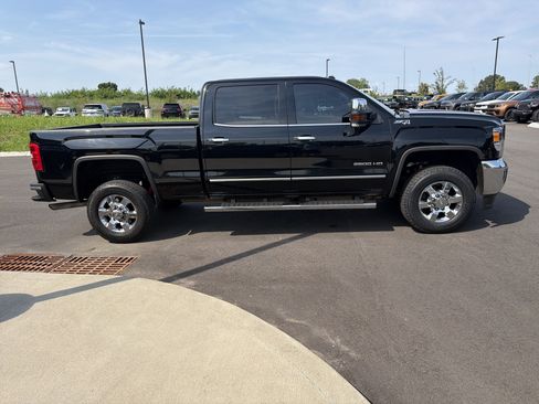 Used 2019 GMC Sierra 2500 SLT AWD/4WD image 9