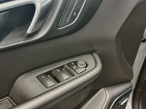 Used 2025 Buick Enclave Preferred AWD/4WD image 15
