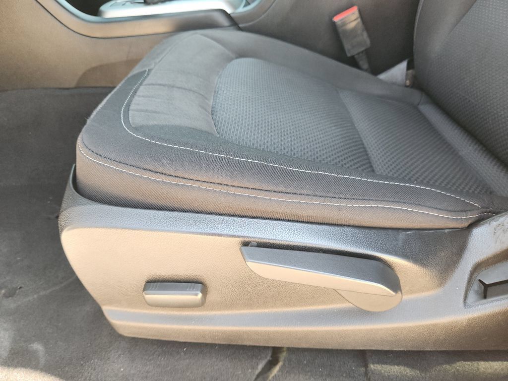 Used 2021 Chevrolet Colorado LT w/ LT Convenience Package RWD image 25