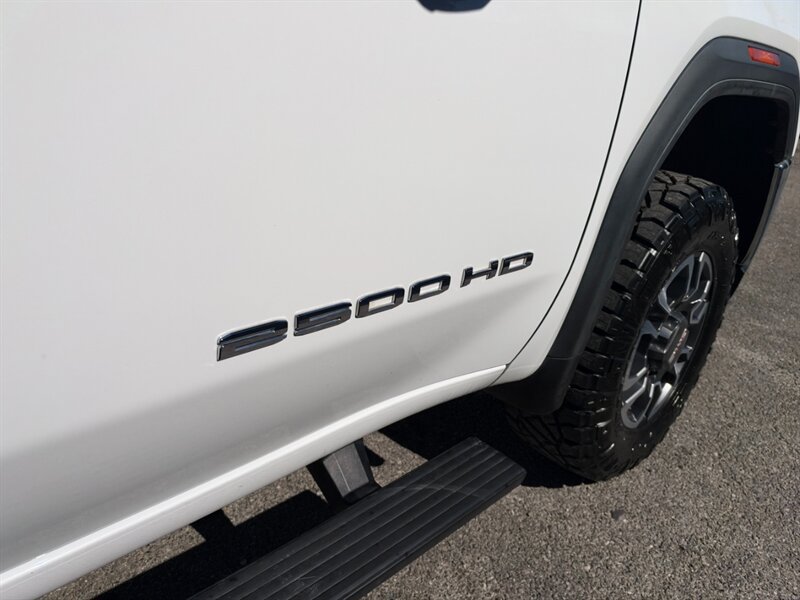 Used 2021 GMC Sierra 2500 SLT AWD/4WD image 12