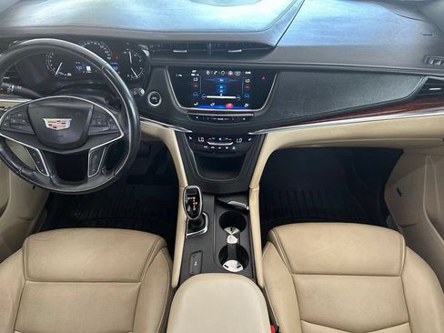 Used 2018 Cadillac XT5 Luxury w/ Driver Awareness Package FWD image 16