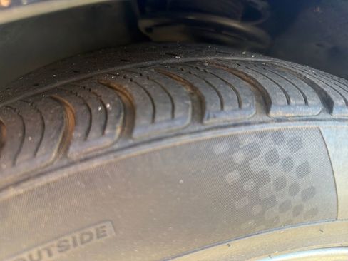 Used 2021 Chevrolet Camaro LT image 36