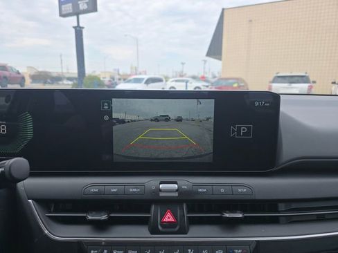 Used 2025 Kia K4 FWD image 17