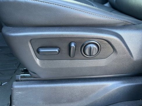 Used 2021 GMC Sierra 1500 SLT image 11