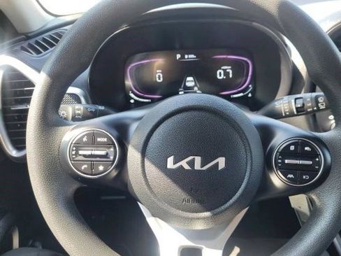 Used 2024 Kia Soul LX w/ Option Group 015 FWD image 8