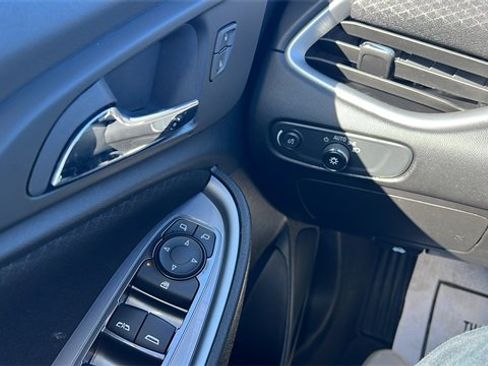 Used 2024 Chevrolet Malibu LT image 29