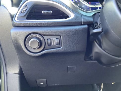 New 2027 Chrysler Pacifica Limited w/ Family Tech Group FWD image 15