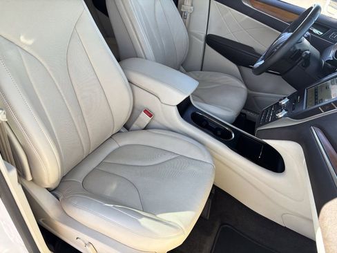 Used 2016 Lincoln MKC Reserve w/ Lincoln MKC Climate Package image 8