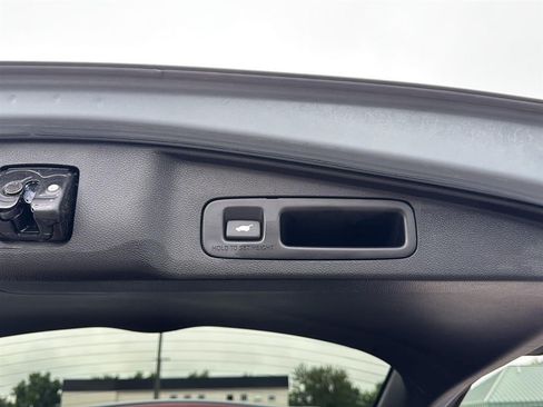 Used 2020 Honda CR-V EX-L image 9