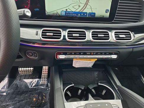 New 2026 Mercedes-Benz GLS 450 4MATIC image 27