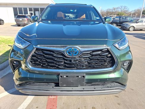 Used 2023 Toyota Highlander Platinum image 9