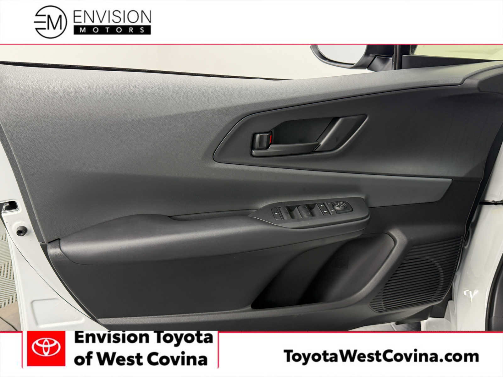 New 2027 Toyota Prius LE FWD image 15