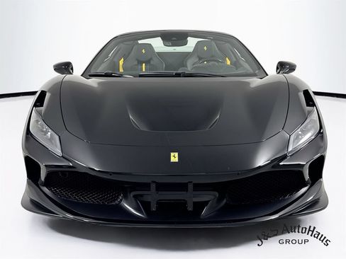Used 2022 Ferrari F8 Tributo RWD image 2