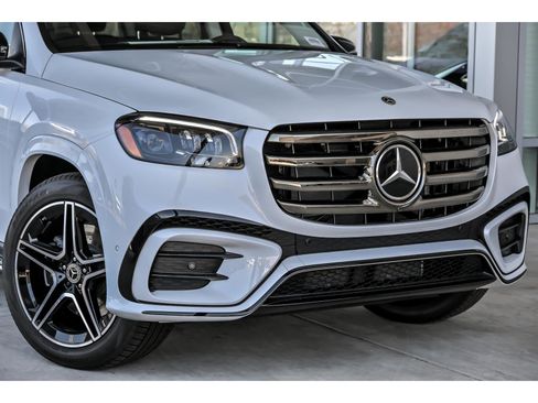 New 2026 Mercedes-Benz GLS 450 4MATIC image 2